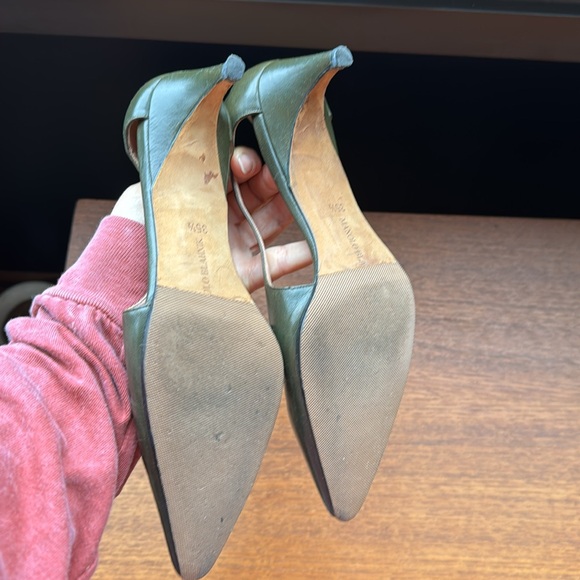 Manolo Blahnik leather heels - Picture 5 of 10